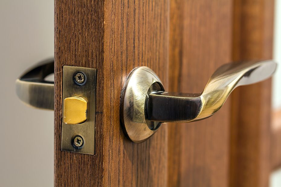 Manillas para puertas de madera