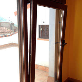 Balcones de Madera Oscilobatientes