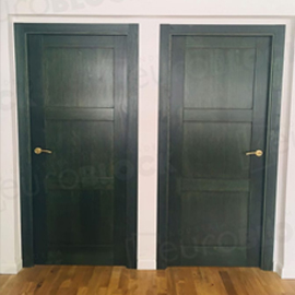 Puertas rústicas pintadas