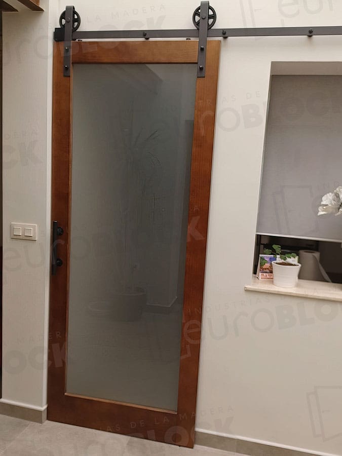 Foto Puertas con Madera y Cristal cliente 3