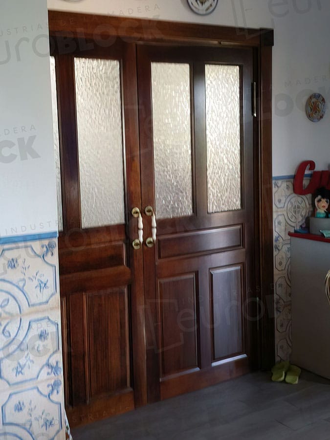 Foto Puertas con Madera y Cristal cliente 4