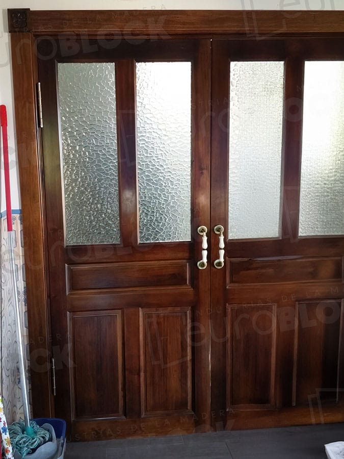 Foto Puertas con Madera y Cristal cliente 5
