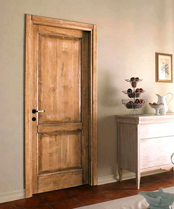 Limpieza y mantenimiento de las puertas de madera rústicas