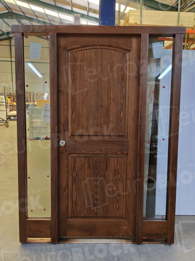Puerta de Exterior con Dos Fijos de Madera Maciza Serie 6100