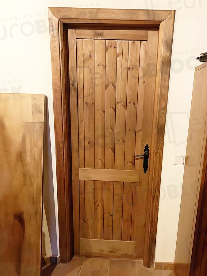 Puerta Block Rústica de Madera Cuenca (Madera sin barnizar)