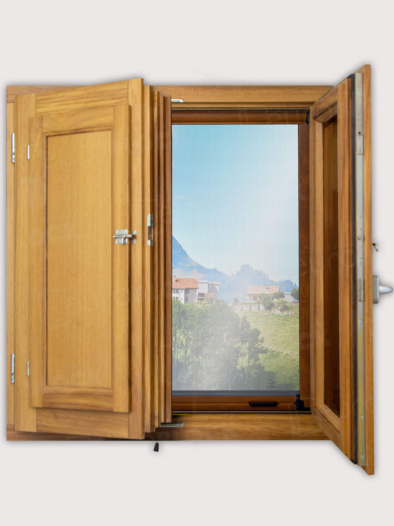 Ventana Europea de Madera Maciza de Iroko Huelva V2 Barniz (Cristal Transparente Incluido)