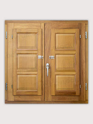 Ventana Europea de Madera Maciza de Iroko Huesca V2 Barniz (Cristal Transparente Incluido)