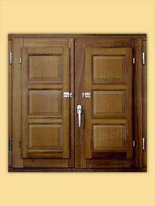 Ventana Europea de Madera Maciza de Iroko Huesca V2 Teñida (Cristal Transparente Incluido)
