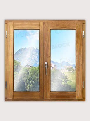 Ventana Europea de Madera Maciza de Iroko V2 Barniz (Cristal Transparente Incluido)