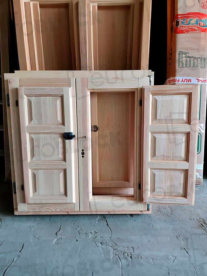 Ventana Europea de Madera Maciza de Pino Huesca V2 Crudo (Cristal Transparente Incluido)