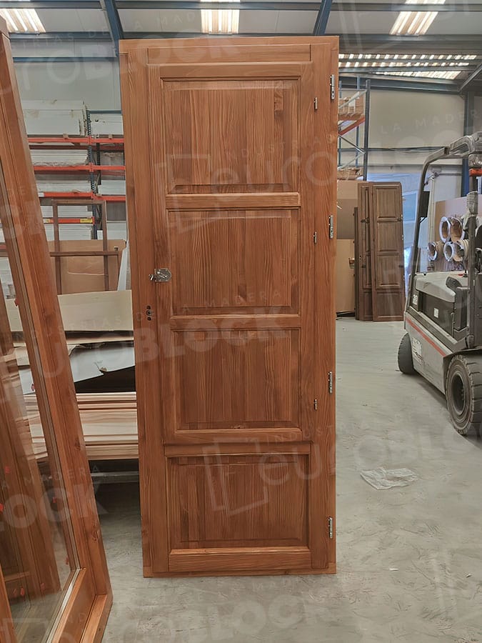 Balconera Europea de 200 cm de Madera Maciza de Pino Huesca V1 Teñida (Cristal Transparente Incluido)