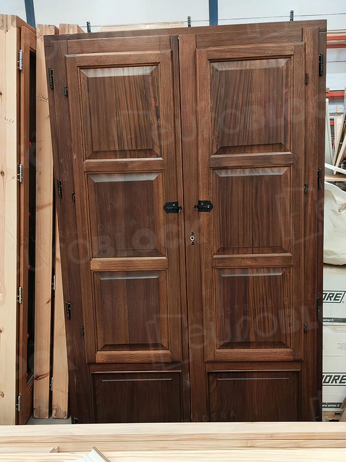 Balconera Europea de 200 cm de Madera Maciza de Pino Huesca V2 Teñida (Cristal Transparente Incluido)