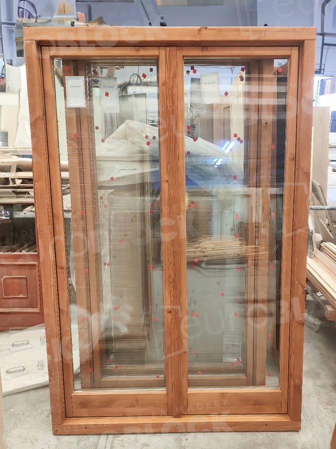 Balconera Europea Otras Medidas de Madera Maciza de Pino V2 Teñida (Cristal Transparente Incluido)